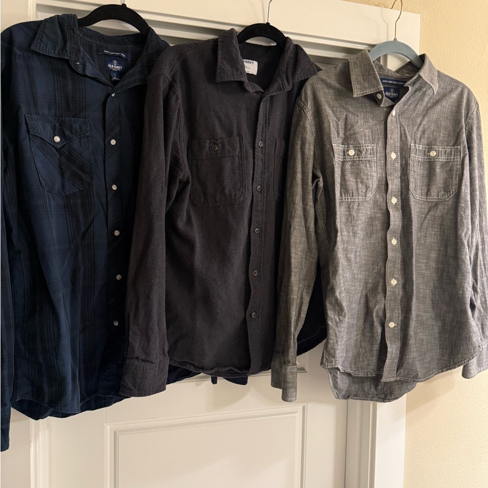 Old Navy Gray Button-Up Shirt bundle. Size Medium